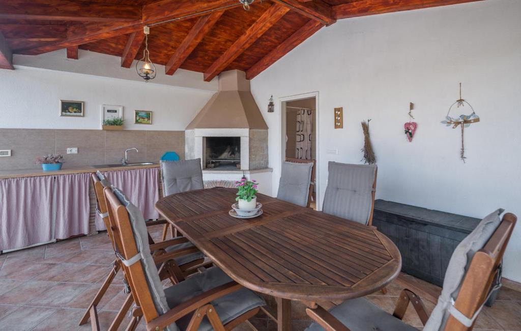 Villa Viktoria Poll&Garden View Kaštelir Екстериор снимка
